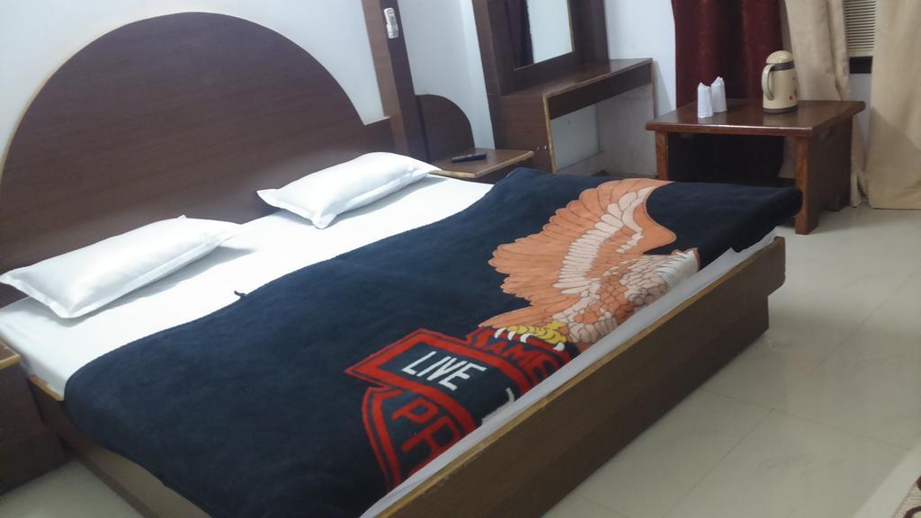 Hotel Katra Residency Dış mekan fotoğraf