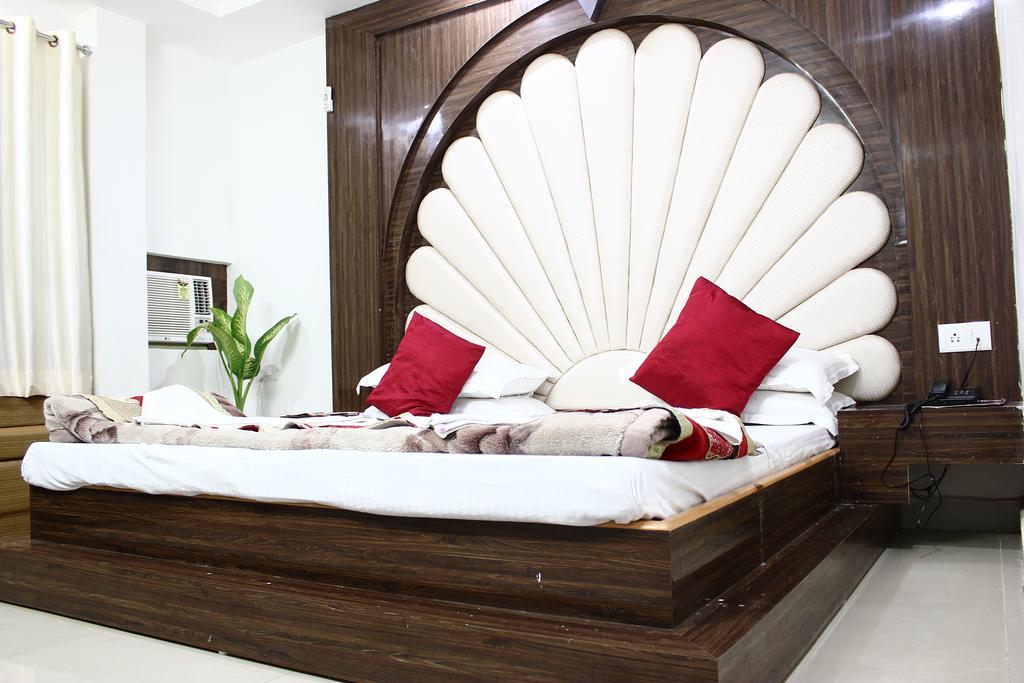 Hotel Katra Residency Dış mekan fotoğraf