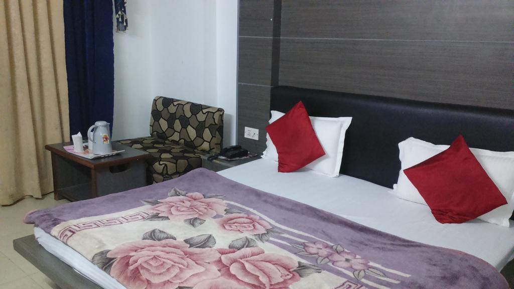 Hotel Katra Residency Dış mekan fotoğraf