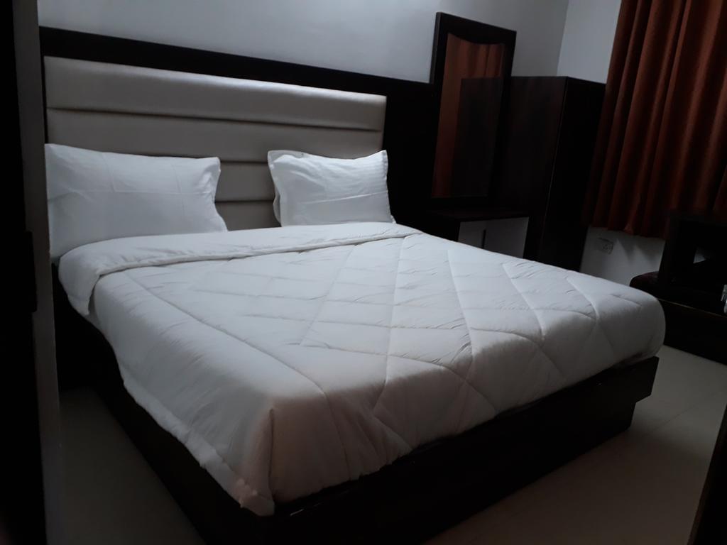 Hotel Katra Residency Dış mekan fotoğraf