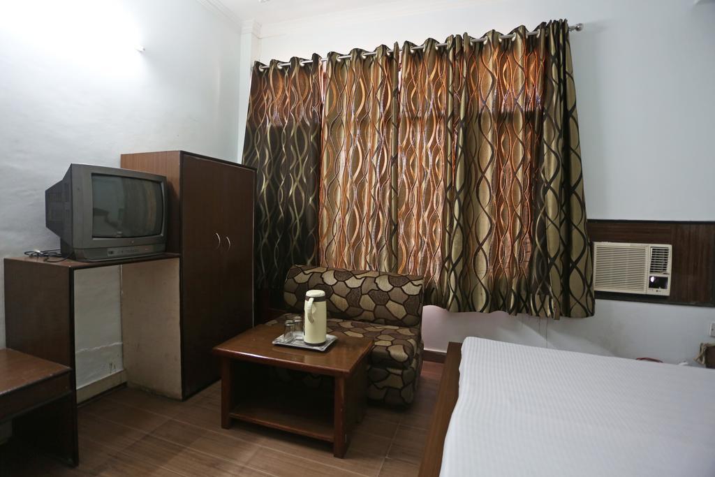 Hotel Katra Residency Oda fotoğraf