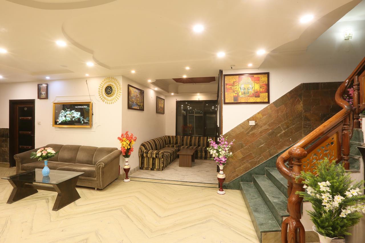 Hotel Katra Residency Dış mekan fotoğraf